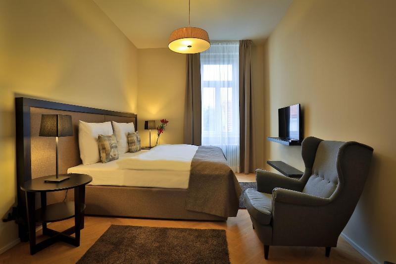 James Hotel & Apartments - Oda