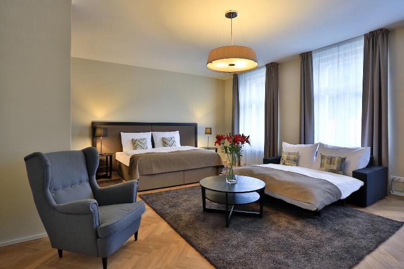 James Hotel & Apartments - Oda
