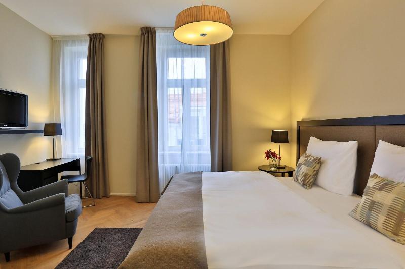 James Hotel & Apartments - Oda