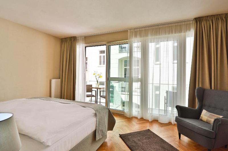 James Hotel & Apartments - Oda