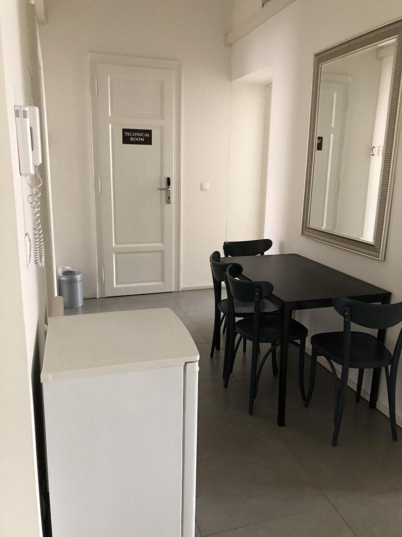 James Hotel & Apartments - Oda