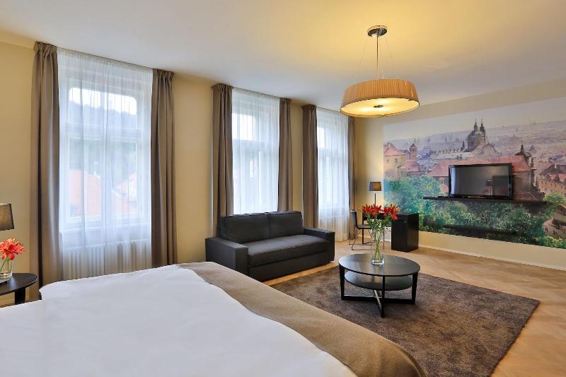 James Hotel & Apartments - Oda