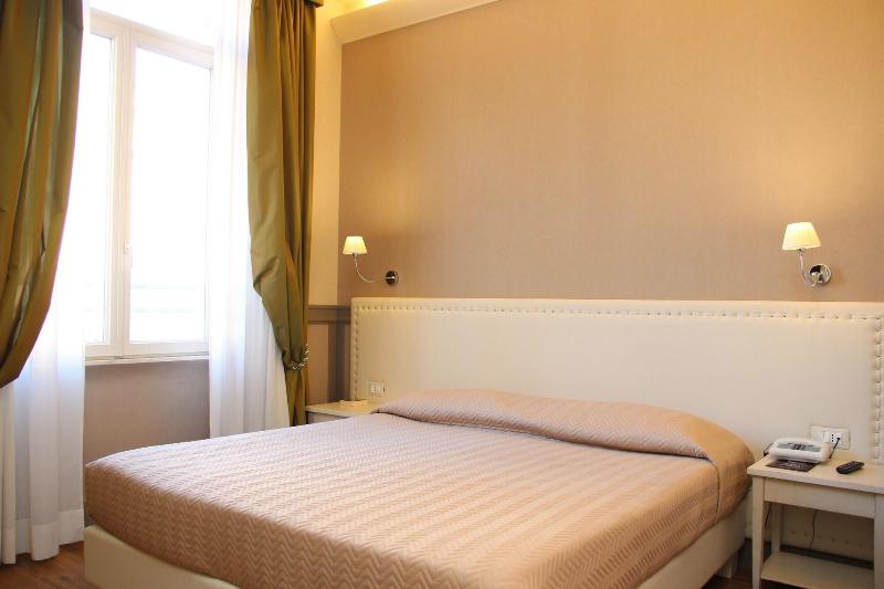 Dnb House Hotel - Oda