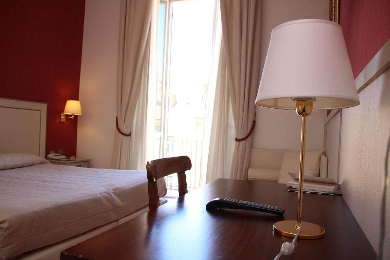 Dnb House Hotel - Oda
