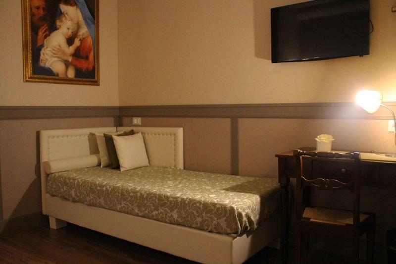 Dnb House Hotel - Oda
