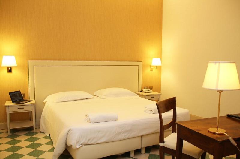 Dnb House Hotel - Oda