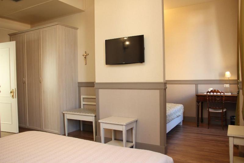 Dnb House Hotel - Oda