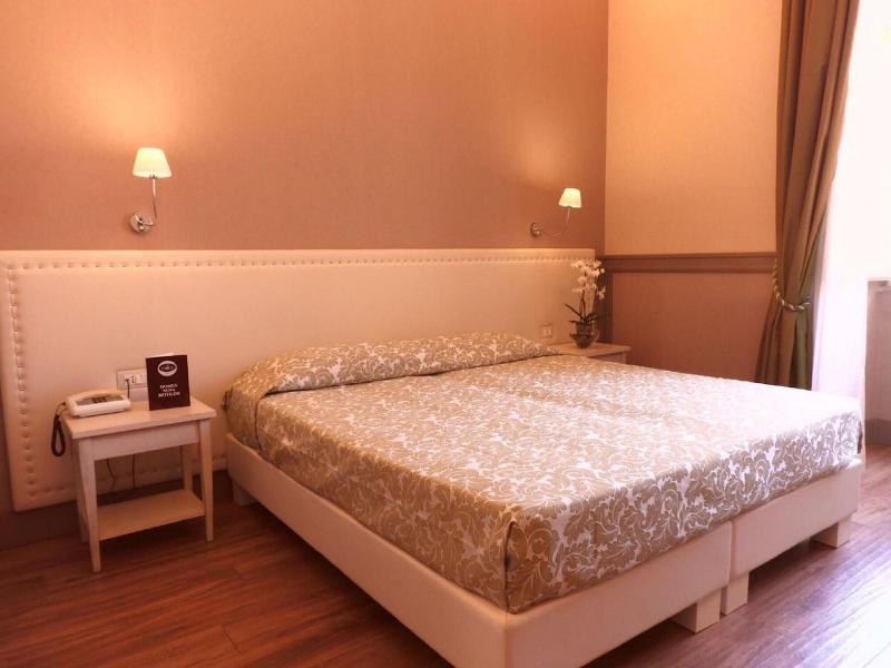 Dnb House Hotel - Oda