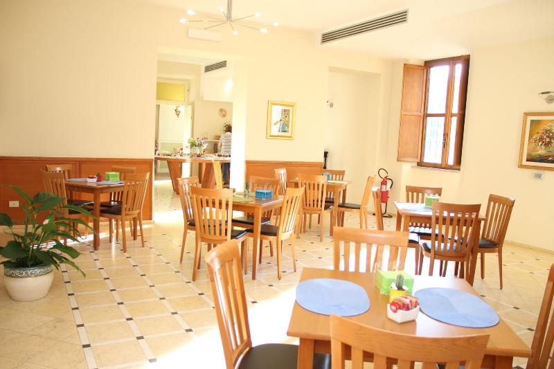 Dnb House Hotel - Restoran