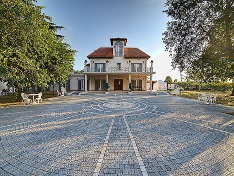 Villa Strampelli - Genel