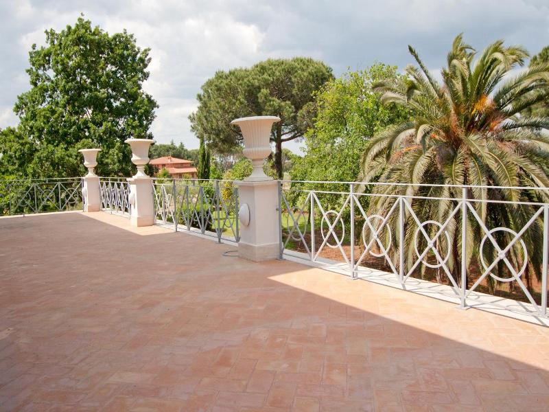 Villa Strampelli - Genel