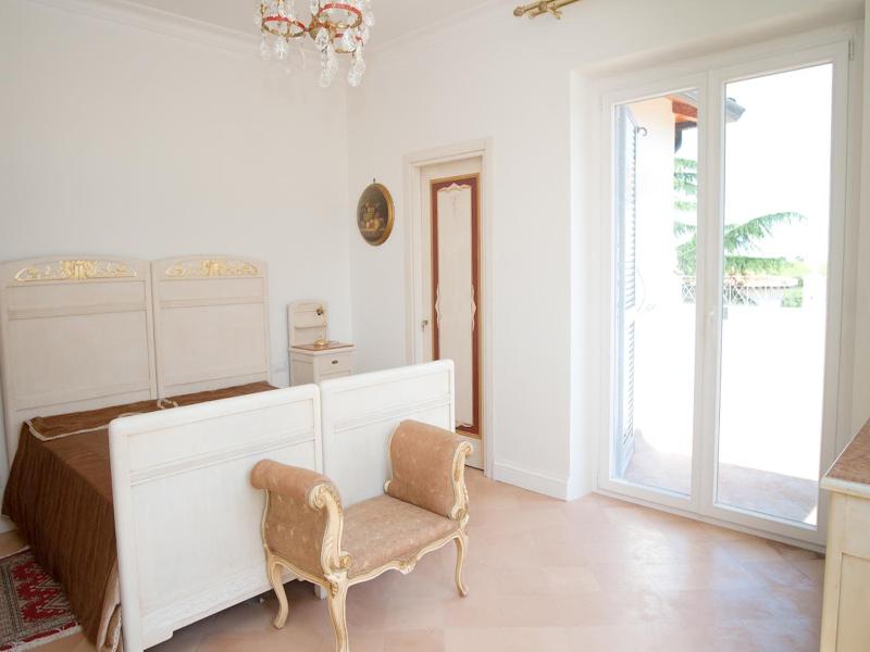 Villa Strampelli - Genel