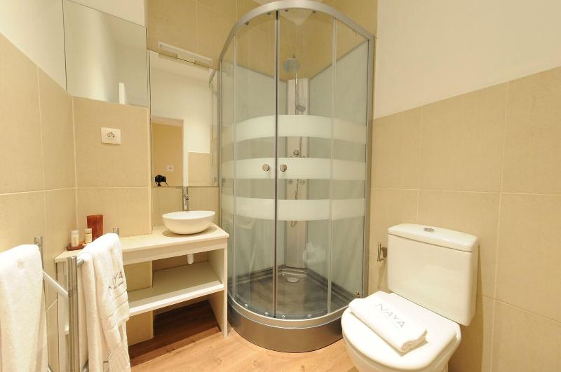 Naya - Downtown Guesthouse - Oda