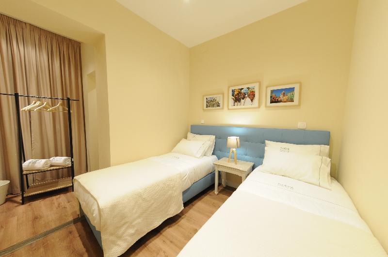 Naya - Downtown Guesthouse - Oda