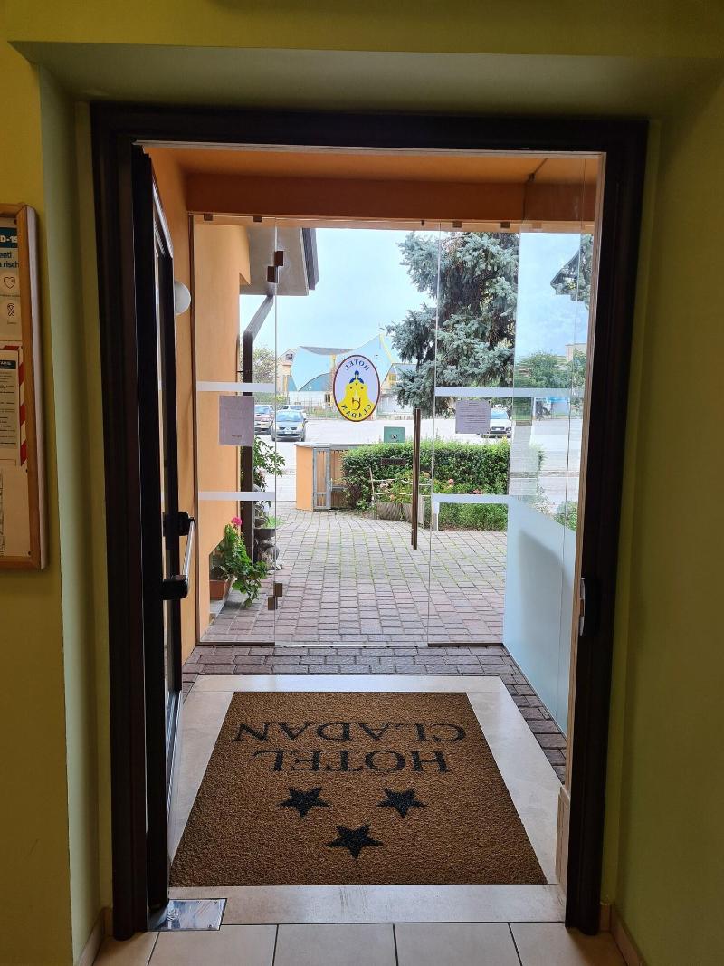 Hotel Cladan - Lobi