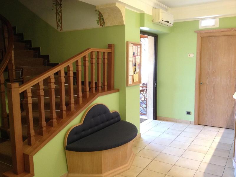Hotel Cladan - Lobi