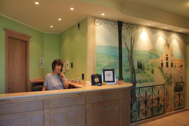 Hotel Cladan - Lobi