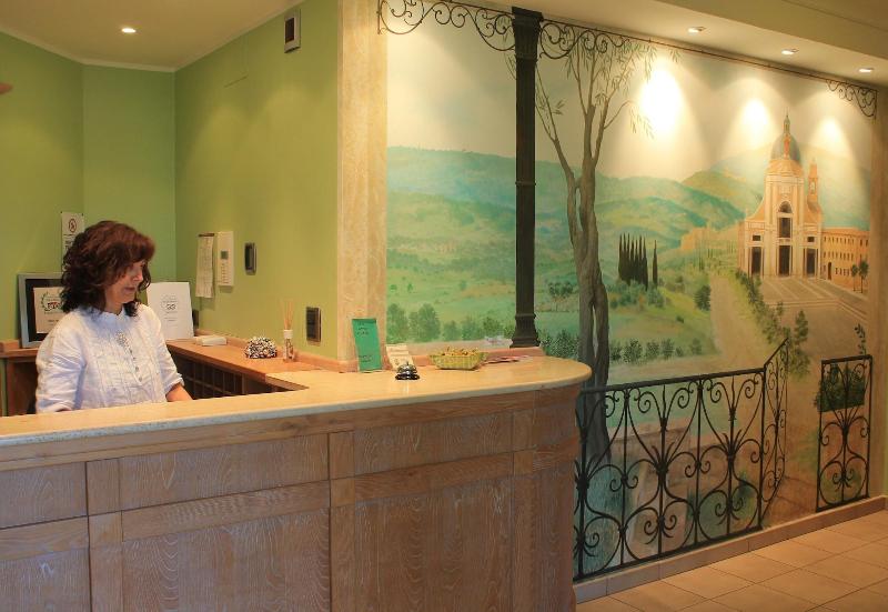 Hotel Cladan - Lobi