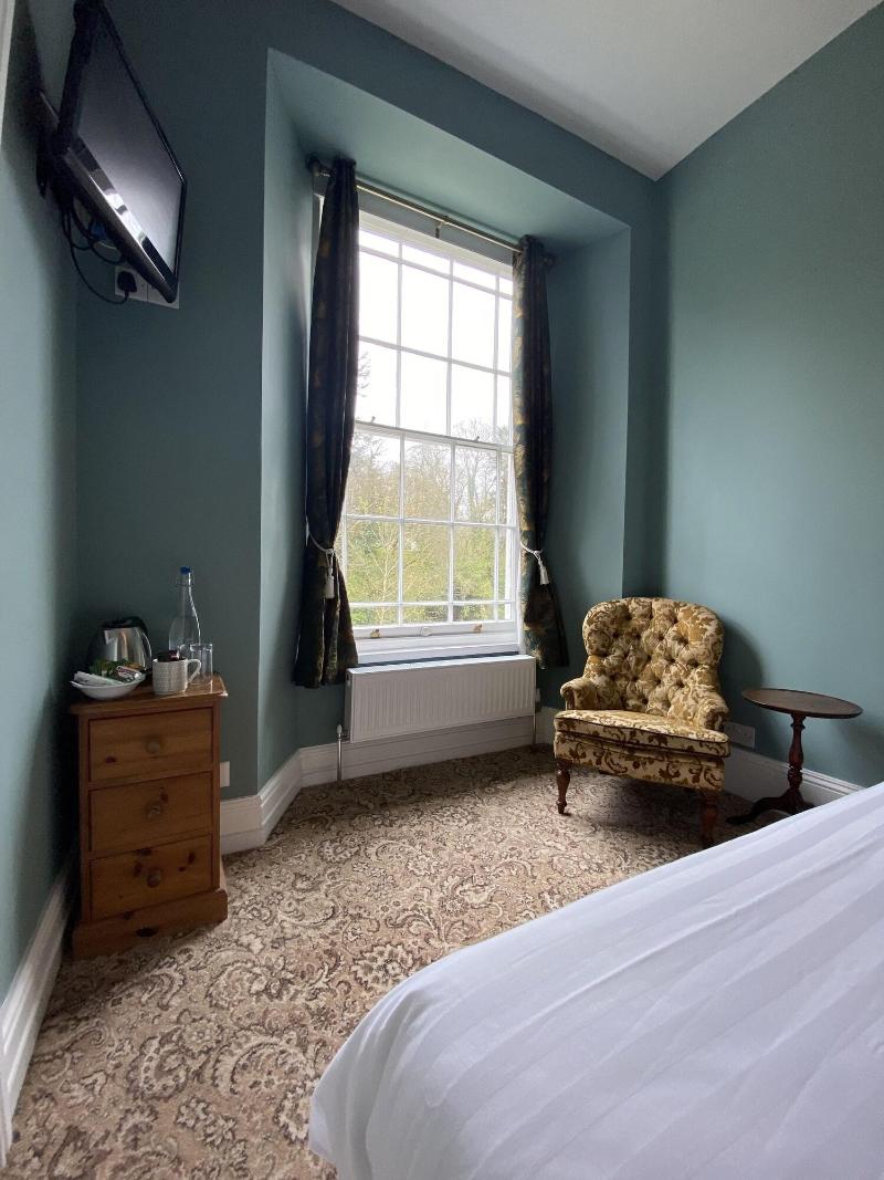 Picton House Hotel - Oda