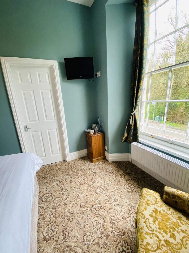 Picton House Hotel - Oda