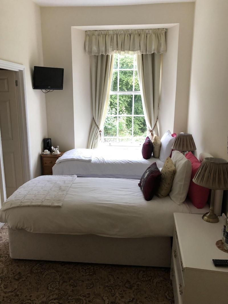 Picton House Hotel - Oda