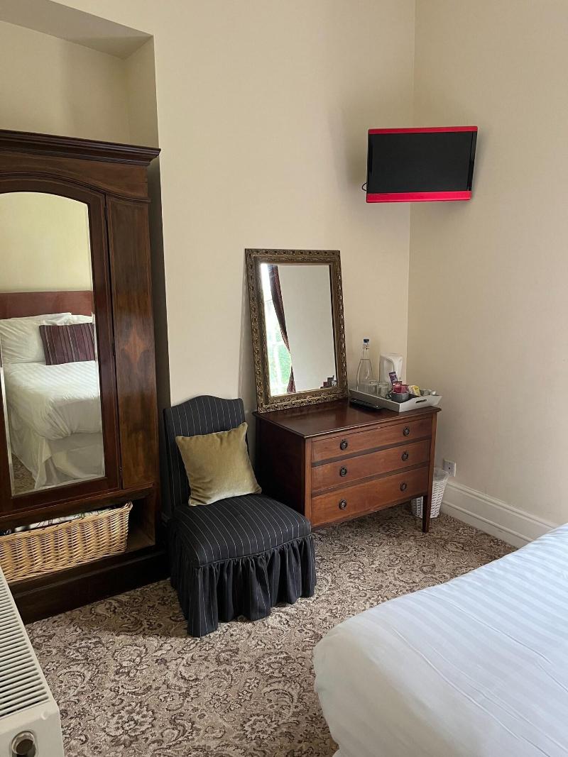 Picton House Hotel - Oda