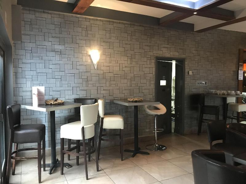 Bennetts Hotel - Bar