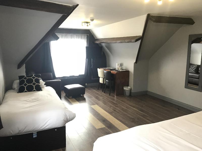 Bennetts Hotel - Oda