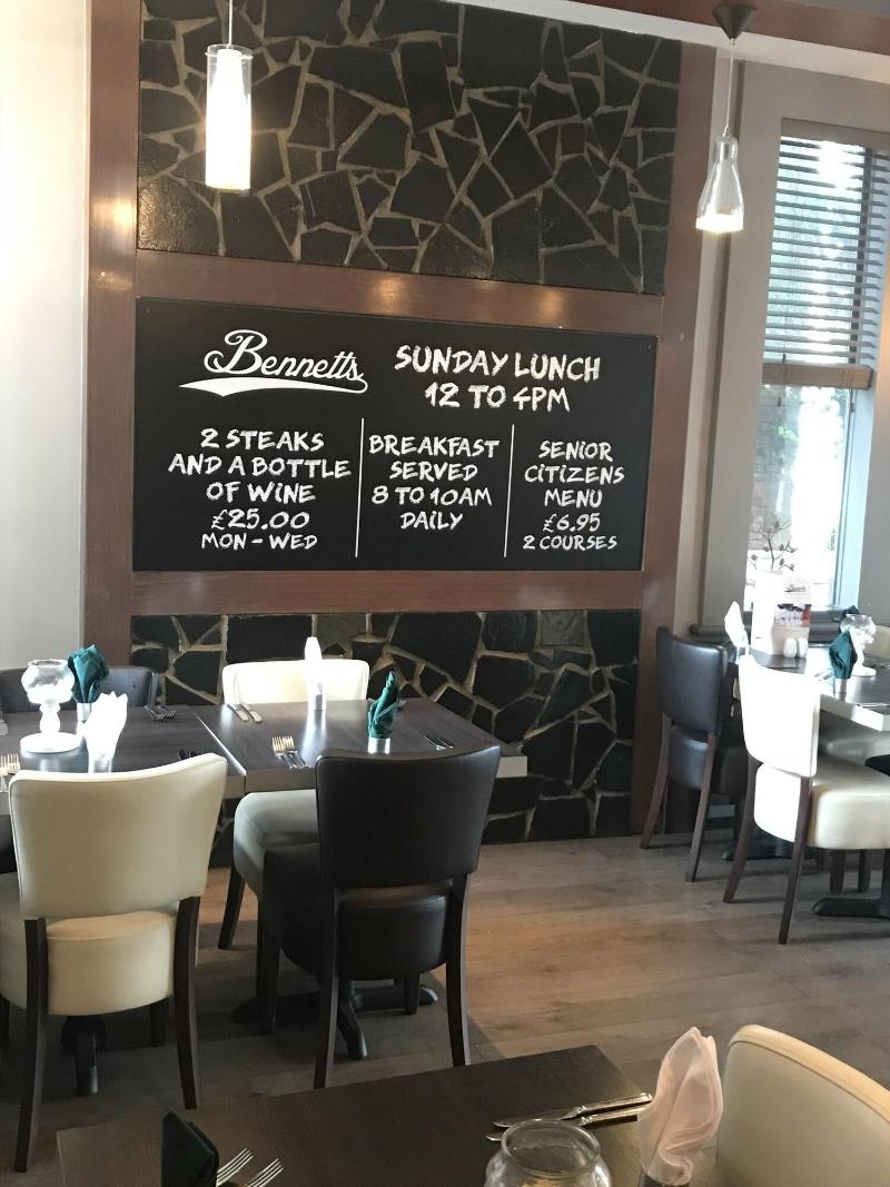 Bennetts Hotel - Restoran