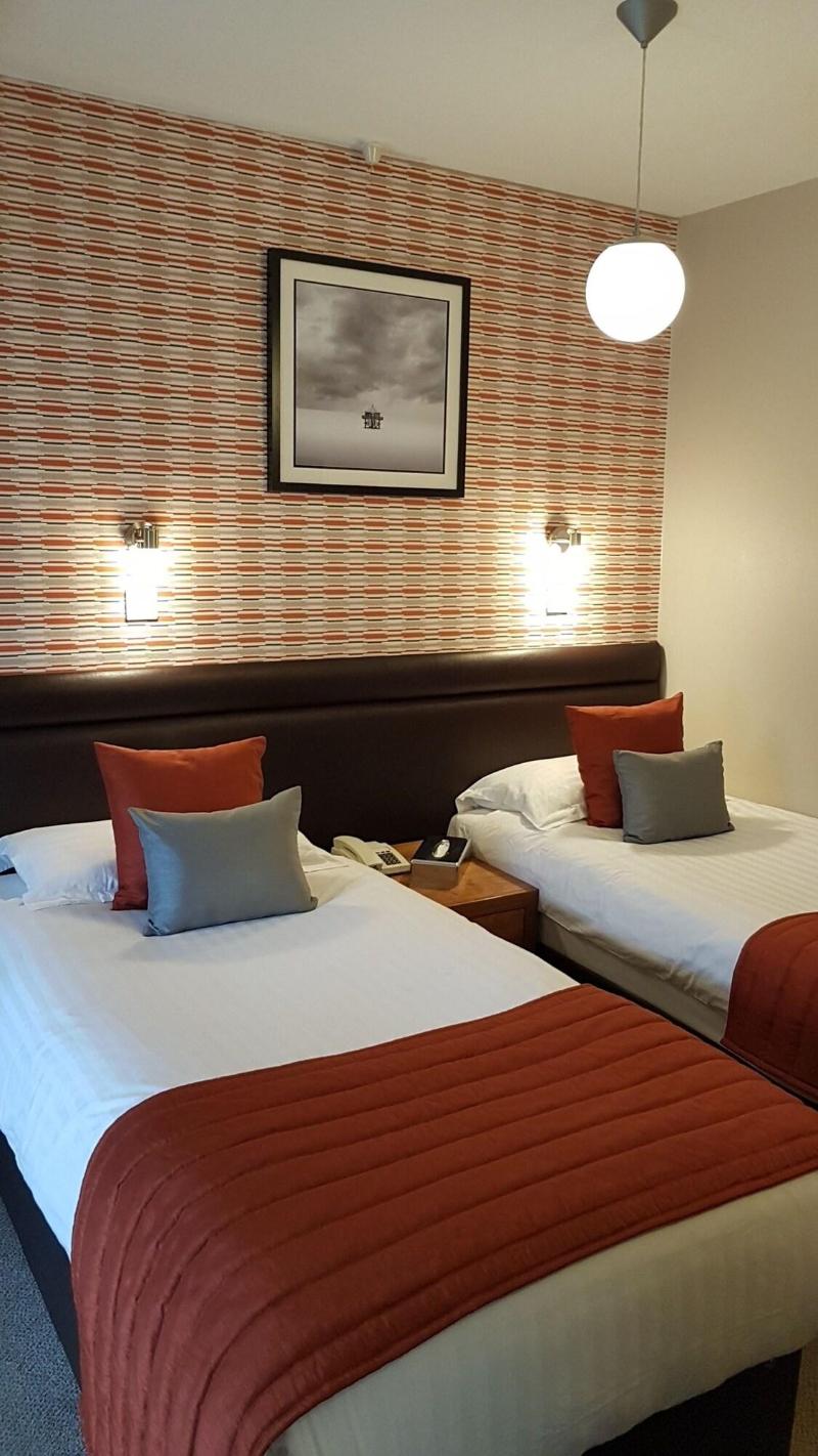 The Poplars Hotel - Oda