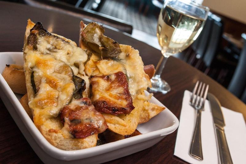 Tuckers Inn - Restoran