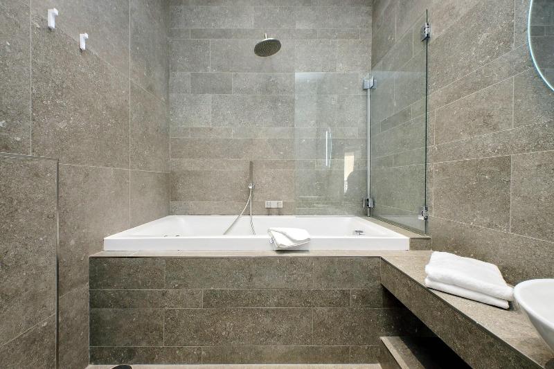 Youroom Carrozze - Oda