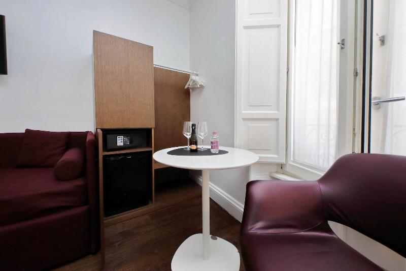Youroom Carrozze - Oda