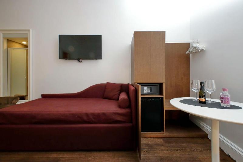 Youroom Carrozze - Oda