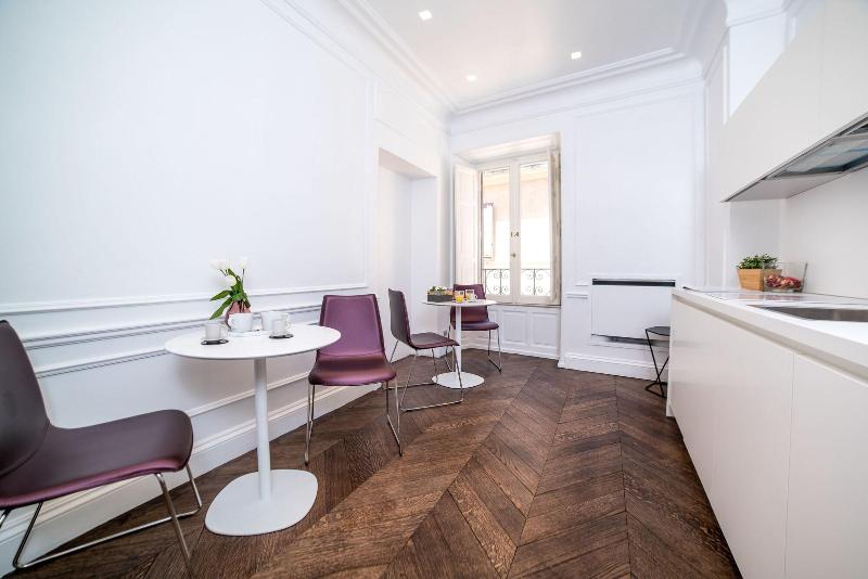Youroom Carrozze - Oda
