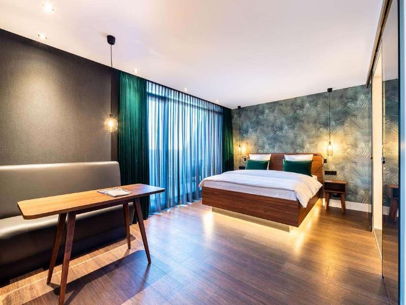 Van der Valk Hotel Berliner Ring - Lobi