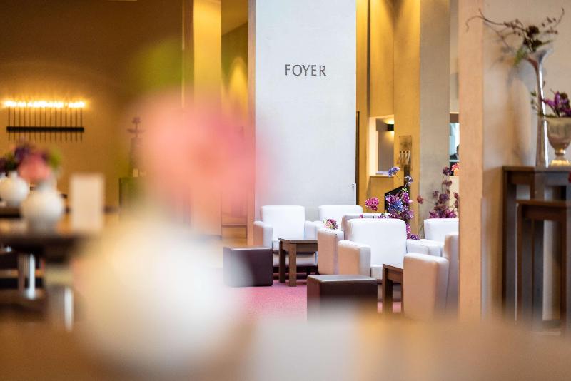 Van der Valk Hotel Berliner Ring - Lobi