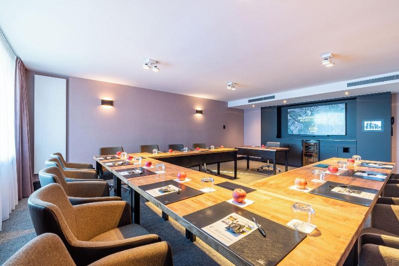 Van der Valk Hotel Berliner Ring - Genel