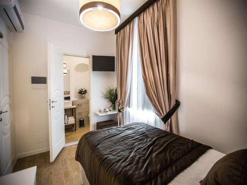 Chic&Town Luxury Rooms Piazza del Popolo 1 - Oda