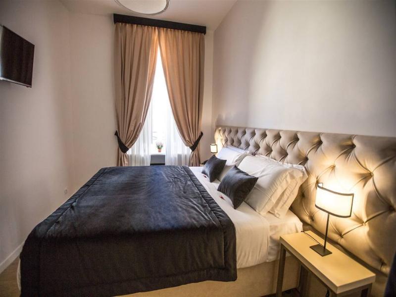 Chic&Town Luxury Rooms Piazza del Popolo 1 - Oda