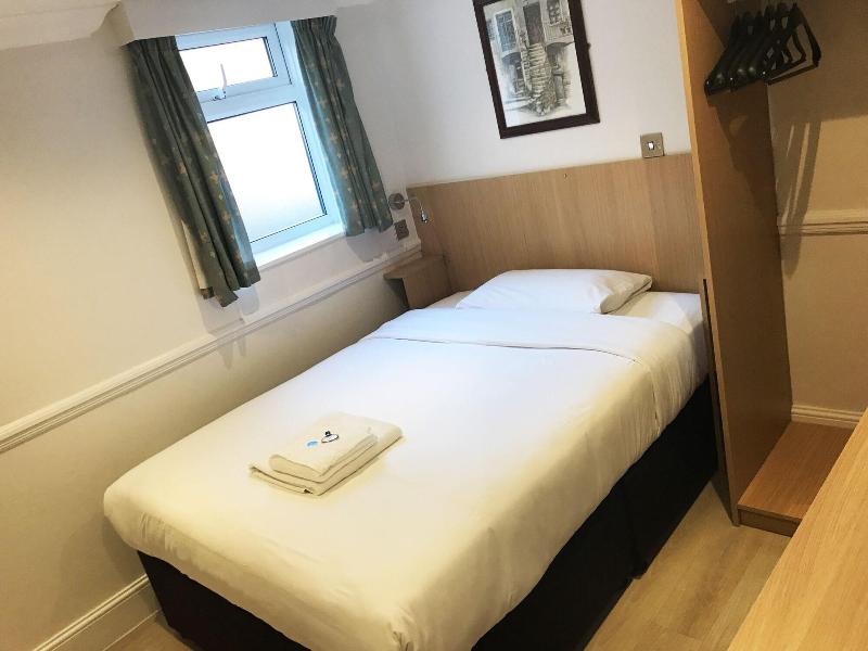 Gidea Park Hotel - Oda