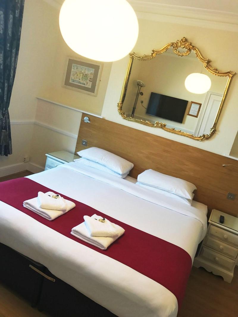 Gidea Park Hotel - Oda
