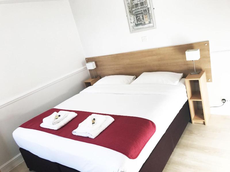Gidea Park Hotel - Oda