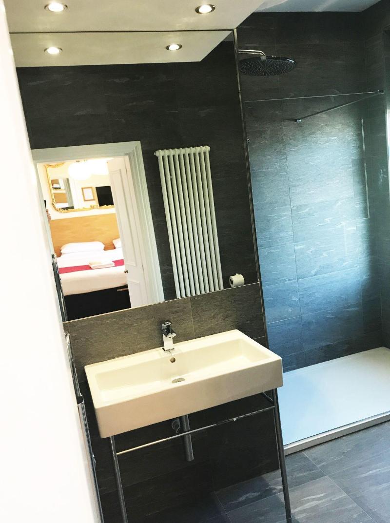 Gidea Park Hotel - Oda