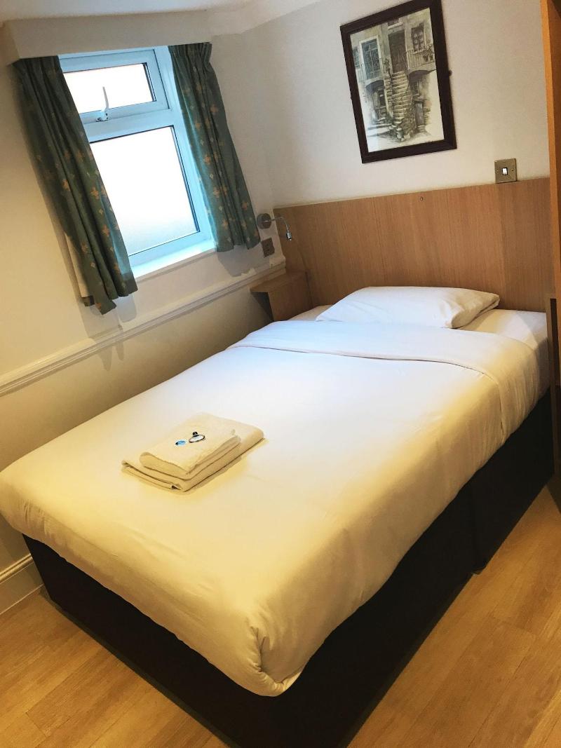 Gidea Park Hotel - Oda