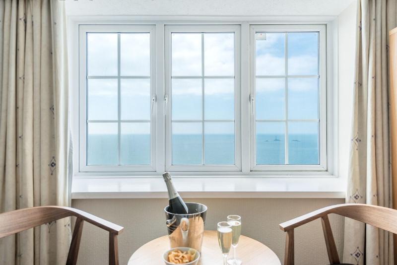 The Land's End Hotel - Oda