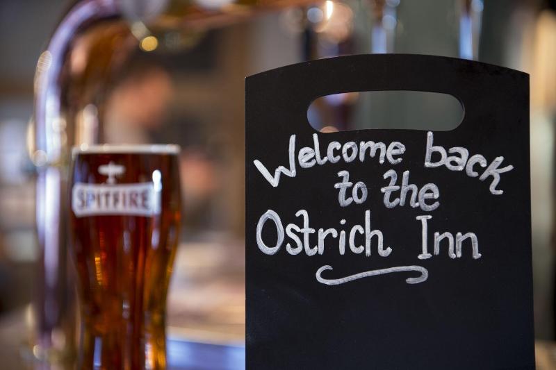 The Ostrich Inn - Lobi