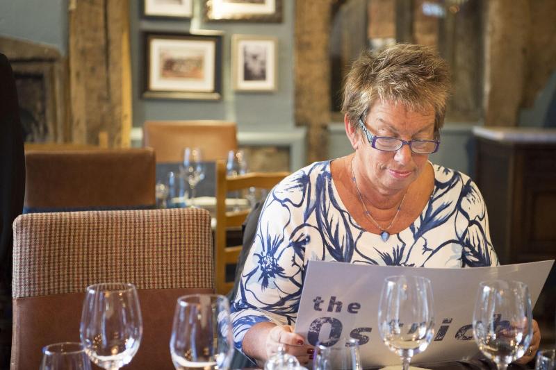 The Ostrich Inn - Restoran