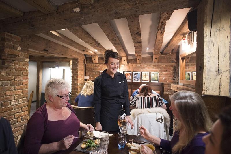 The Ostrich Inn - Restoran