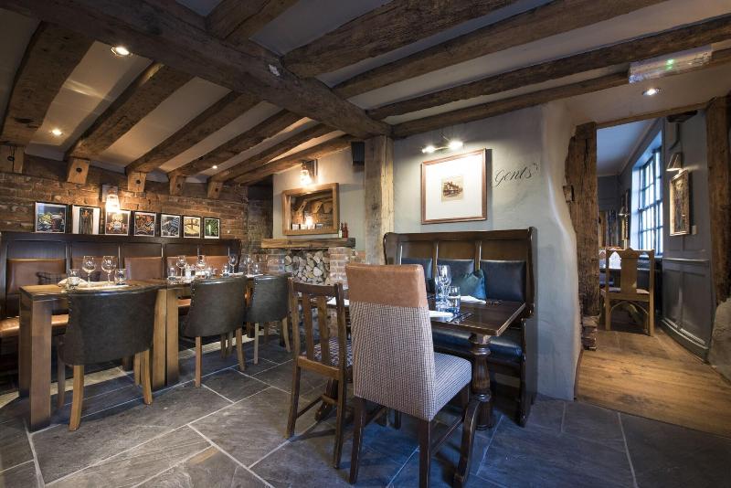 The Ostrich Inn - Restoran